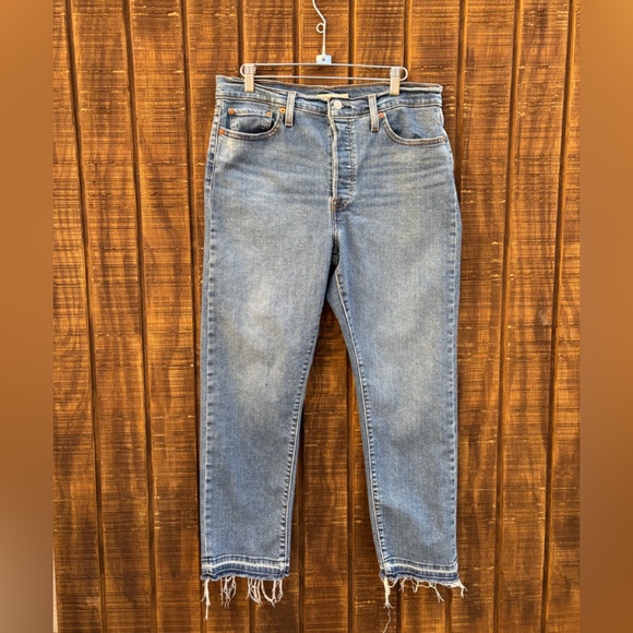 Levi's Wedgie Straight Button Up Jeans - Picture 7 of 15